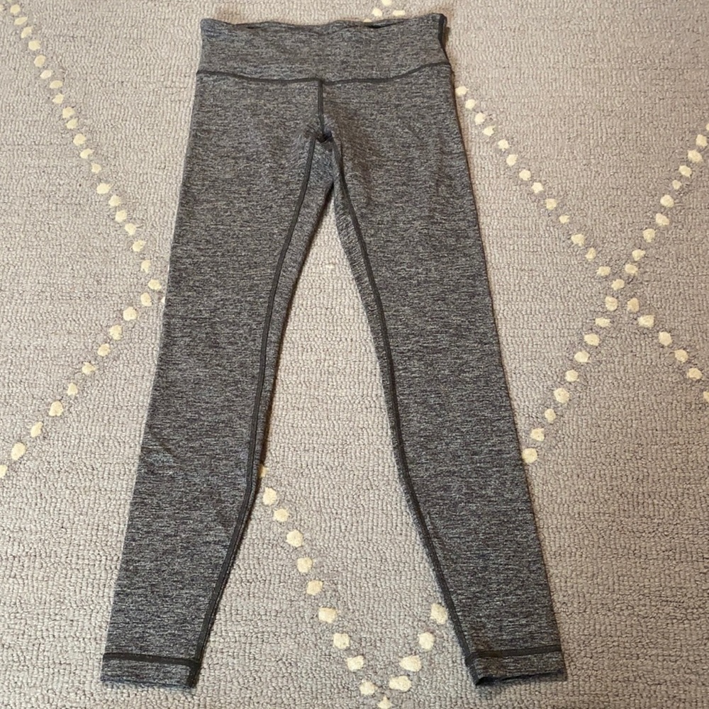 Gray lulu lemon leggings, size 6, heathered gray